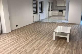 Wohnung mieten in Pfarrgasse, 72184 Eutingen, Helle 4-Zimmer-Wohnung mit Balkon und Einbauküche im 1. OG in Eutingen im Gäu