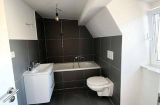 Wohnung mieten in Hochlarmarkstraße 26, 45661 Recklinghausen, Modern sanierte 4-Zimmer-Dachgeschosswohnung in ruhiger Lage von Recklinghausen