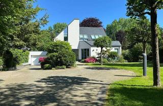 Villa kaufen in 25474 Ellerbek, Architektenvilla direkt an Hamburgs Stadtgrenze auf traumhaftem Parkgrundstück und zusätzl. Bauplatz