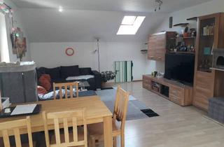 Wohnung mieten in Preysingstr. 38, 85625 Glonn, Freundliche 2-Zimmer-Dachgeschosswohnung mit Balkon und Einbauküche in Glonn