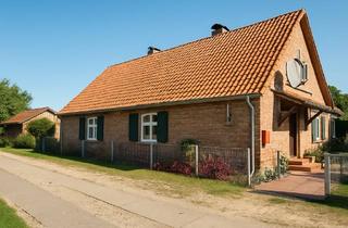 Haus kaufen in 17121 Loitz, Gepflegtes Doppelhaus mit Garten & Scheune – ländlich, ostseenah bei Greifswald