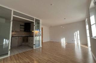 Wohnung kaufen in 85586 Poing, Poing - Helle 2-Zi-Whg. mit Balkon, TG-Stellplatz, Top Lage, von privat