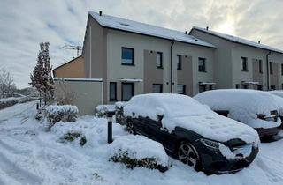 Haus kaufen in 12621 Berlin, Berlin - Maklerfrei - Reihenendhaus mit Garten, Stellplatz & Klimaanlage