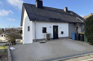 Wohnung mieten in Wolfspfad 46, 35066 Frankenberg, Doppelhaushälfte Vollsaniert EH55