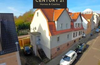 Doppelhaushälfte kaufen in 66280 Sulzbach, Charmante teilweise modernisierte Doppelhaushälfte mit Garten & Garage in ruhiger Lage von Sulzbach