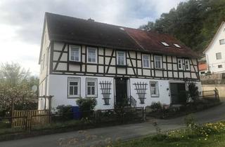 Haus kaufen in Auf Der Bleiche, 34516 Vöhl, Wohnen im Naturschutzgebiet: Renoviertes Haus mit 200 m² & großem Garten