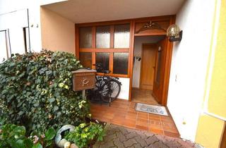 Haus kaufen in 79639 Grenzach-Wyhlen, Reihenmittelhaus, 5 Zimmer, zentrale Lage, incl. Garage 459.000 €