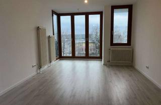 Wohnung mieten in Gärtnerstraße 56, 13055 Alt-Hohenschönhausen, Lichtdurchflutete Familienwohnung freut sich auf neue Mieter!