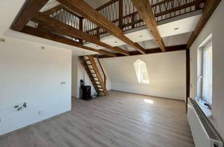 Wohnung mieten in Am Kirchplatz, 96317 Kronach, Wunderschöne Maisonettewohnung mit Einbauküche und Terrasse: 4-Zimmer-Dachgeschosswohnung in Neuses