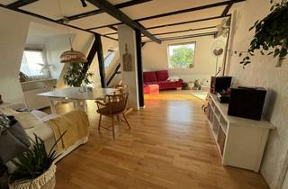 Wohnung mieten in Wernigeroder Weg 23, 30419 Burg, Charmante Dachgeschosswohnung mit Einbauküche, viel Platz und einen eigenen Gartenanteil mitten in H