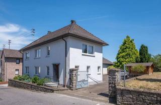 Einfamilienhaus kaufen in 53639 Königswinter, Sanierungsbedürftiges Einfamilienhaus mit Baugrundstück im Herzen des Siebengebirges!