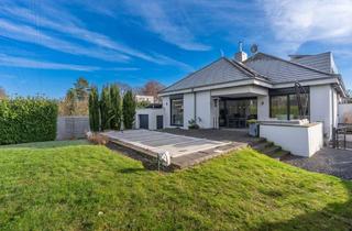 Einfamilienhaus kaufen in 50226 Frechen, Exklusives Einfamilienhaus 12 Zimmer, Pool, 2 Garagen, PV-Anlage, Einliegerwohnung - provisionsfrei