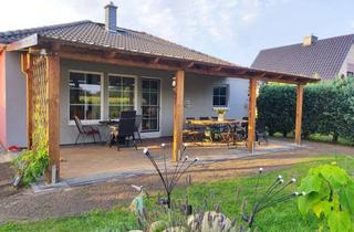 Haus mieten in Dorfstraße 3a, 17375 Luckow, Charmantes Einfamilienhaus mit Garage in Luckow - möbliert