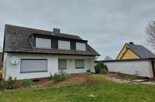 Haus mieten in 37574 Einbeck, Geräumiges Einfamilienhaus mit 8 Zimmern und Garage in Einbeck OT