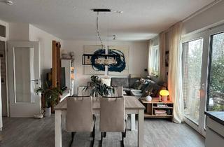 Wohnung kaufen in 26131 Oldenburg, Oldenburg - Lichtdurchflutete 2(ggf.3)-Zimmer-Wohnung mit Carport und Garten