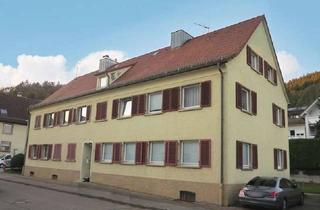 Wohnung kaufen in 79183 Waldkirch, KAPITALANLAGE mit ca. 4,4 % RenditeVermietete 2 Zi.-Dachgeschosswohnung