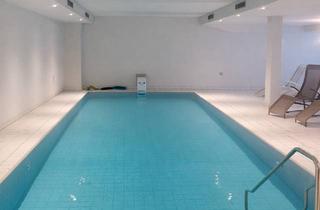 Wohnung kaufen in Friedrich-Engels-Straße 41, 13156 Niederschönhausen, Helle 2-Zimmer-Wohnung in Niederschönhausen mit SW-Balkon, Pool & Sauna – Tiefgarage – sofort frei