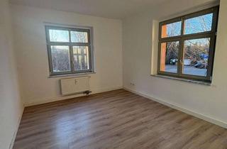 Wohnung mieten in Lutherstraße 20, 08056 Mitte-Nord, Vier-Raum-Wohnung mit Balkon in Innenstadtnähe - Zwickau