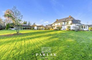 Villa kaufen in 40885 Ratingen, Exklusive Villa mit Pool in traumhafter Waldrandlage