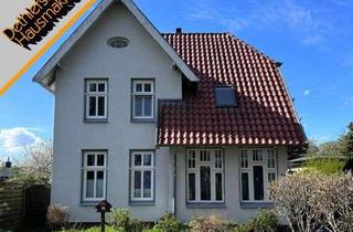 Haus kaufen in 25551 Hohenlockstedt, Verkauf eines individuellen Altbau-Bürgerhauses mit Doppelcarport in Hohenlockstedt bei Itzehoe