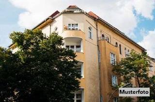 Anlageobjekt in Hartensteiner Straße XXX, 09350 Lichtenstein, Investieren und Leben: Mehrfamilienhaus mit Garage und Balkonen