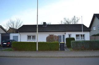 Haus kaufen in 41372 Niederkrüchten, Charmanter Bungalow mit Garten in ruhiger Wohnlage von Niederkrüchten-Elmpt