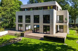 Wohnung kaufen in 22587 Hamburg, Erdgeschosswohnung mit Südwest-Terrasse und privatem Gartenbereich an der Elbchaussee