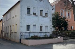 Mehrfamilienhaus kaufen in 92648 Vohenstrauß, Vohenstrauß - Mehrfamilienhaus mit Bürgerstolz in zentraler Lage mit Vorgarten