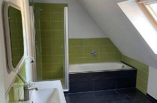 Wohnung kaufen in Am Gemeindeweiher 9, 91074 Herzogenaurach, Herzogenaurach - Große 5-Zimmer-DG-Wohnung inkl. EBK, Kaminofen u. herausragendem Preis-Leistungsverhältnis