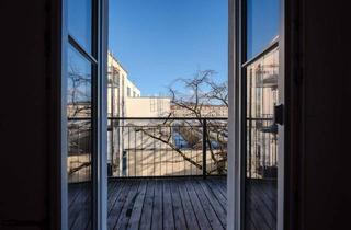 Wohnung kaufen in Schillerpark, 13349 Berlin, Berlin - Helle Altbauwohnung mit geräumigem Balkon, neben dem Schillerpark.