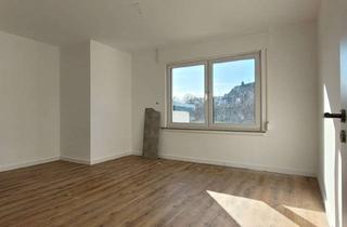 Wohnung kaufen in Hauptstraße 103, 53842 Troisdorf, MANNELLA *Erdgeschoss mit Terrasse* Geschmackvoll modernisierte Dreizimmerwohnung in Spich