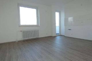 Wohnung mieten in Stolbergstr. 81, 45355 Bergeborbeck, *** Altbau-Liebhaber aufgepasst! 2 Zimmerwohnung + Wohnküche + Mansarde! ***
