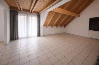 Wohnung mieten in 65779 Kelkheim, 3-Zimmer Maisonettewohnung mit Balkon, Kamin & EBK in Kelkheim