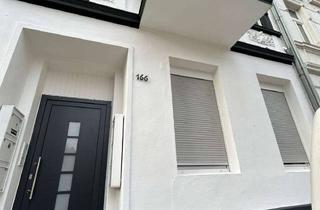 Wohnung mieten in Roßstraße 166, 47798 Stadtmitte, Renovierte 3,5 -Zimmer Dachgeschosswohnung in Krefeld Stadtmitte