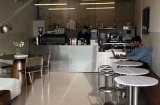 Gewerbeimmobilie mieten in Mühlenstraße 61, 10243 Friedrichshain, Modernes Café in Friedrichshain – direkt an der Spree – Terrasse – Ablöse – betriebsbereit