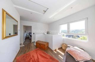 Haus kaufen in 51491 Overath, Schickes Eigenheim mit Einliegerwohnung, Doppelgarage, Terrasse und zwei Balkonen