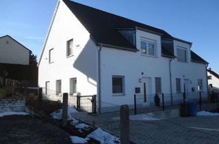 Haus kaufen in 84048 Mainburg, GIS IMMOBILIEN - Neuwertige DHH in ruhiger Wohnlage!