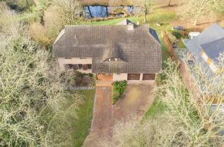 Villa kaufen in 26845 Nortmoor, Großzügige Architektenvilla im Landhausstil mit Charme & parkähnlichem Garten in ruhiger Lage