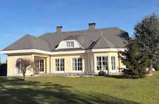 Villa kaufen in 86551 Aichach, Klassische Stadtvilla in begehrter, familienfreundlicher Lage von Aichach