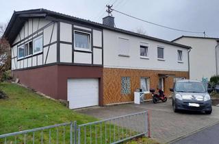 Haus kaufen in Schwalbenweg, 57539 Roth, zwei Parteienhaus in ruhiger Lage zu verkaufen