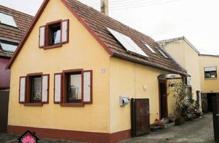 Haus kaufen in 67360 Lingenfeld, Zwei Häuser, ein Zuhause: Vielseitiges Wohnensemble im Herzen von Lingenfeld