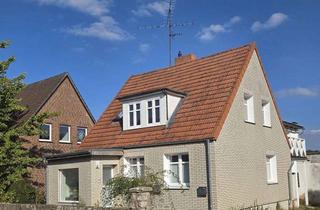 Haus kaufen in Blumenstraße 23, 29574 Ebstorf, Saniertes Zweifamilienhaus mit Anliegerwohnung in ruhiger Lage von Ebstorf