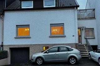 Reihenhaus kaufen in 66773 Schwalbach, Schwalbach, TOP-Lage: Ansprechendes Reihenhaus mit Garten und Garage, auf 384 m² Süd-West-Grundstück