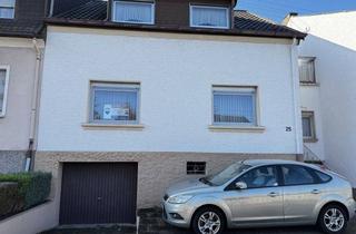 Reihenhaus kaufen in 66773 Schwalbach, Schwalbach, TOP-Lage: Ansprechendes Reihenhaus mit Garten und Garage, auf 384 m² Süd-West-Grundstück