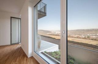 Wohnung kaufen in Danziger Straße 11, 73760 Ostfildern, Traumhafter Ausblick übers Neckartal: 3 1/2-Zimmer-Panorama-Wohnung mit großzügiger Terrasse