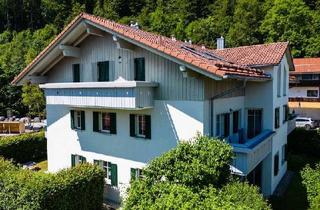 Wohnung kaufen in 83707 Bad Wiessee, Dachgeschoss mit Alpenflair in Bad Wiessee - 2 Balkone mit Weitblick