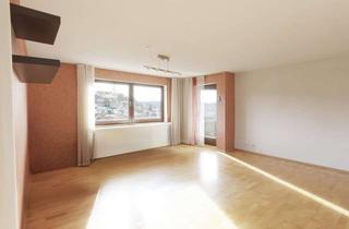 Wohnung kaufen in 71263 Weil der Stadt, Traumhafter Ausblick vom Balkon der barrierefreie 4-Zimmer-Wohnung mit Aufzug