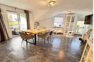 Wohnung kaufen in 57258 Freudenberg, FREIRAUM4 +++ Gemütliche Dachgeschosswohnung mit Loggia und Garage in Freudenberg-OT