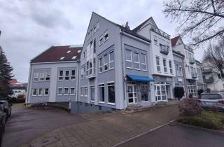 Wohnung kaufen in Stuttgarter Str. 43/45, 73066 Uhingen, vermietete 2,5- Zimmer Dachgeschoss - mit Garagen- und Außenstellplatz, kein Balkon