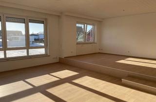 Wohnung mieten in 93083 Obertraubling, Bitte nur Mailanfragen: Großzügige schöne Wohnung im 1. OG mit Balkon